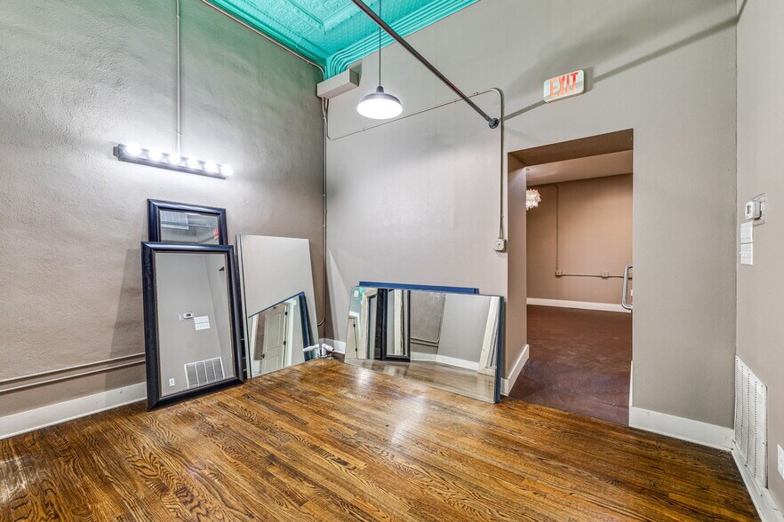 More Photos Of 318 N Chadbourne St, San Angelo Storefront For Sale