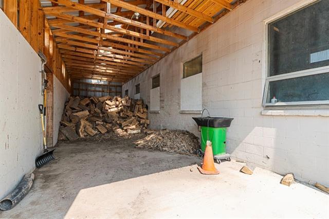 More Photos Of 8889 Oakwood Ave, Neenah Service For Sale
