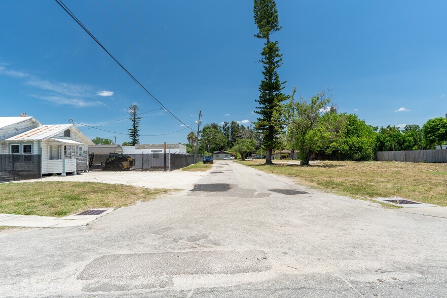 More Photos Of 1206 27th Ave W, Bradenton Land For Sale