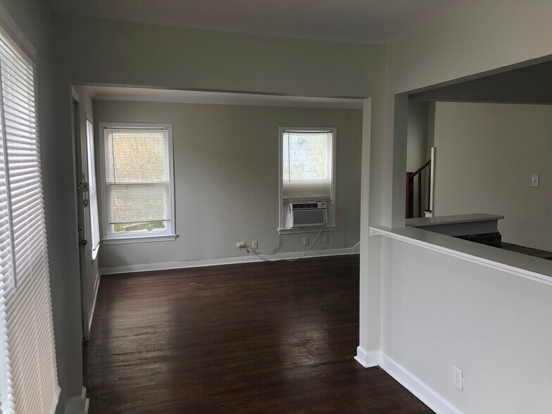 More Photos Of 261 Claremont Ave, San Antonio Multifamily For Sale