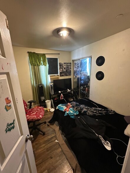 More Photos Of 9123 Orchard Ave, Los Angeles Multifamily For Sale