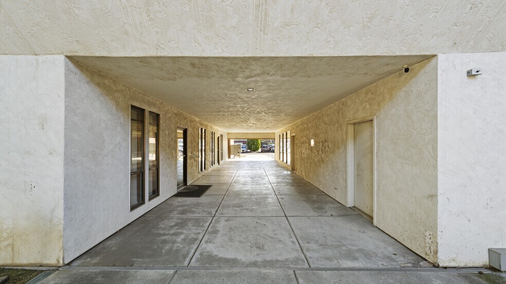 More Photos Of 3311 W Clearwater Ave, Kennewick Office For Sale