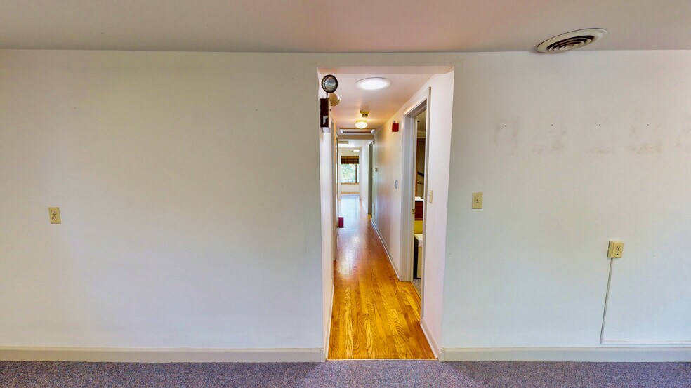 More Photos Of 849 N Ellsworth St, Naperville Office For Sale