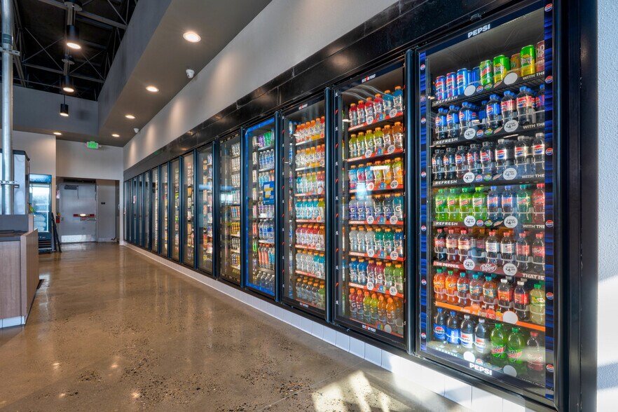 More Photos Of 2510 E Pacheco Blvd, Los Banos Service Station For Sale