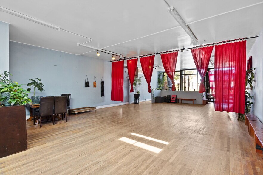 More Photos Of 1832 S Broadway, Denver Storefront For Lease