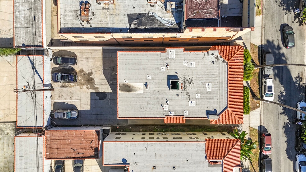 More Photos Of 325 N Stanley, Los Angeles Apartments For Sale