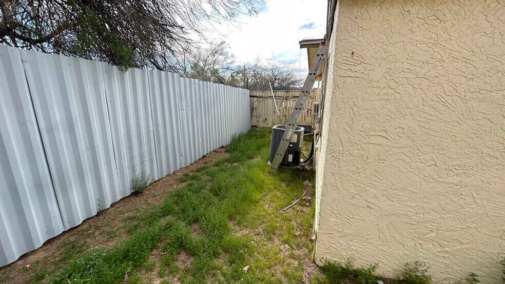 More Photos Of 13623 N Cave Creek Rd, Phoenix Auto Repair For Sale