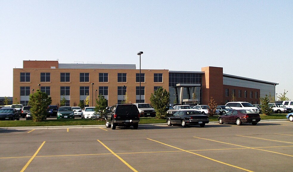 More Photos Of 1555 Promontory Cir, Greeley Office For Lease