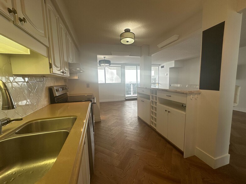 More Photos Of 375 King St N, Waterloo Apartments For Sale