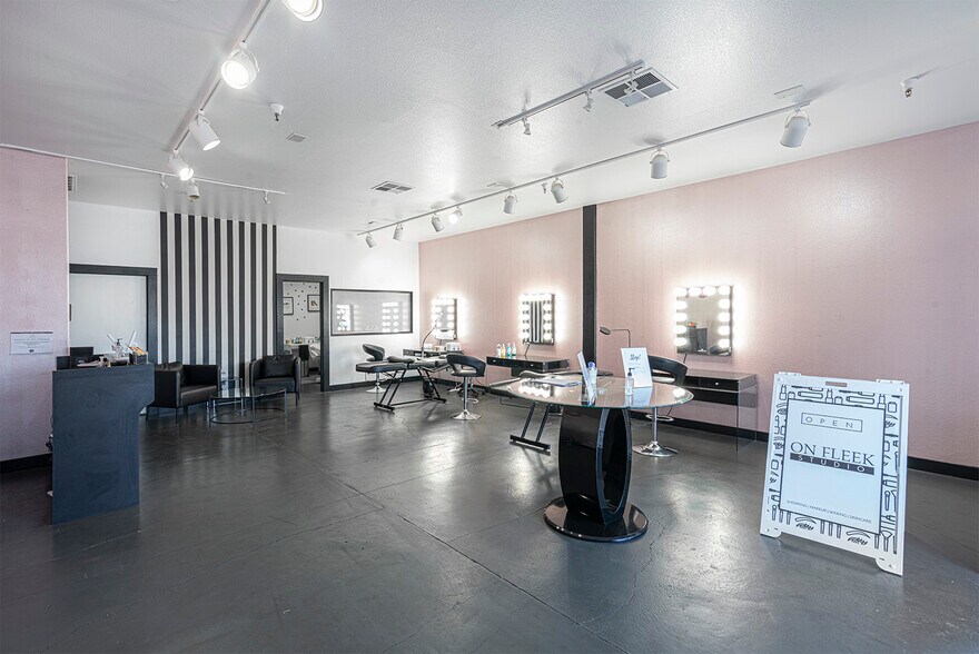 More Photos Of 220 Windsor River Rd, Windsor Apartments For Sale