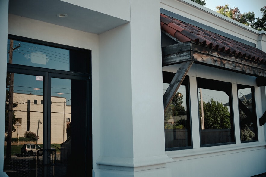 More Photos Of 1713 S Peoria Ave, Tulsa Medical For Lease