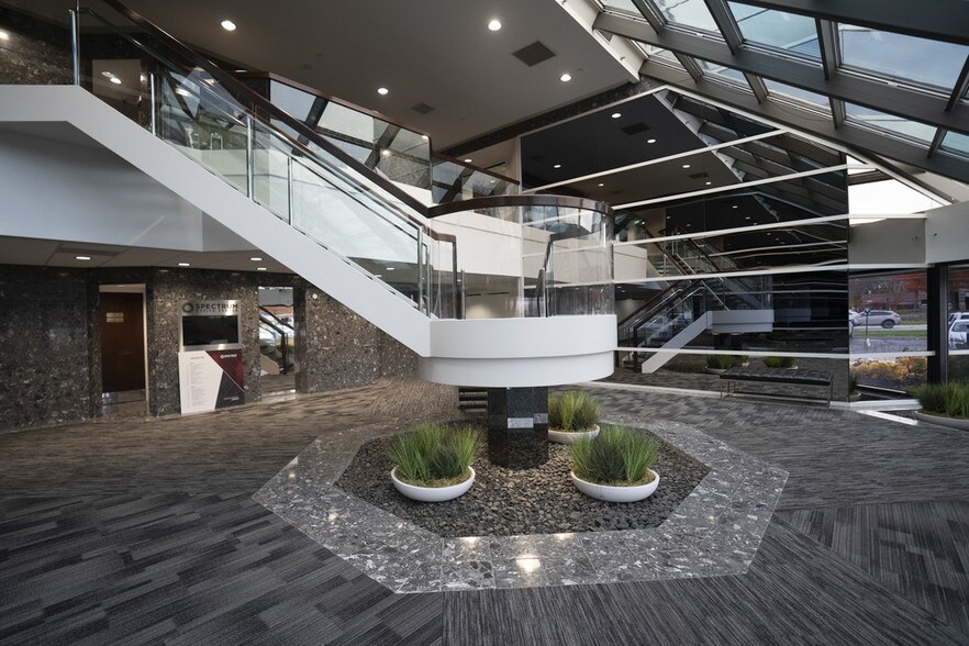 More Photos Of 32000 Northwestern Hwy, Farmington Hills Office For Lease