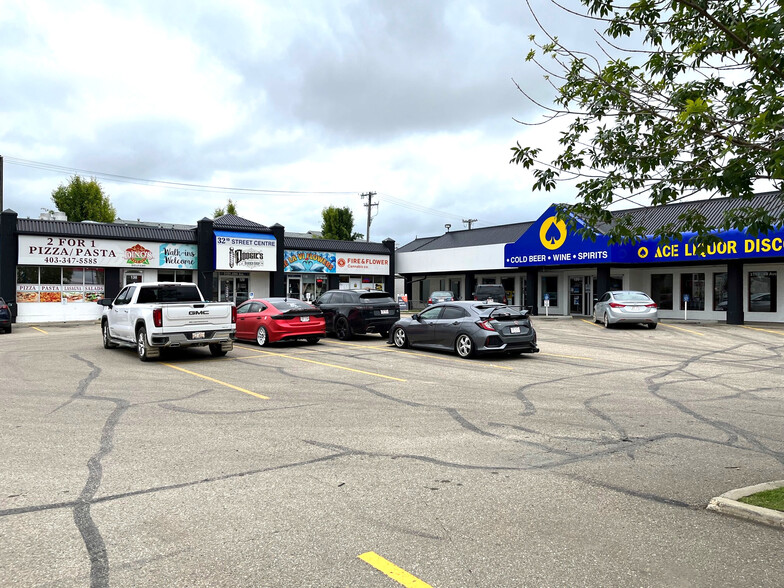 Primary Photo Of 3119-3121 49 Av, Red Deer General Retail For Lease