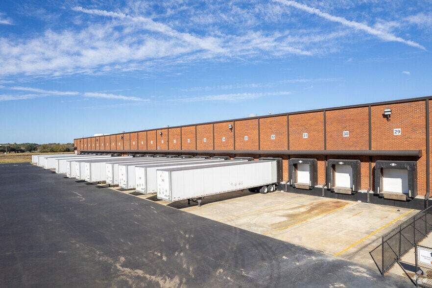 More Photos Of 4300 Bulls Bay Hwy, Jacksonville Warehouse For Lease