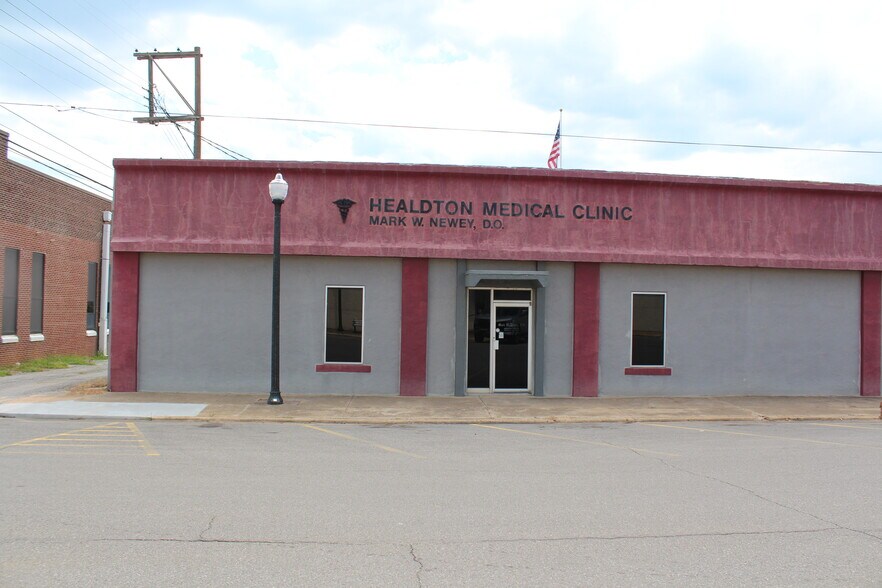 More Photos Of 628 4th St, Healdton Healthcare For Sale