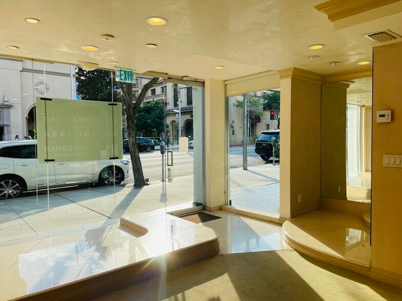 More Photos Of 220-228 N Canon Dr, Beverly Hills Loft Creative Space For Lease