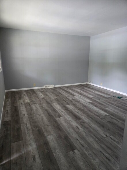 More Photos Of 315 10th St, Tell City Apartments For Sale