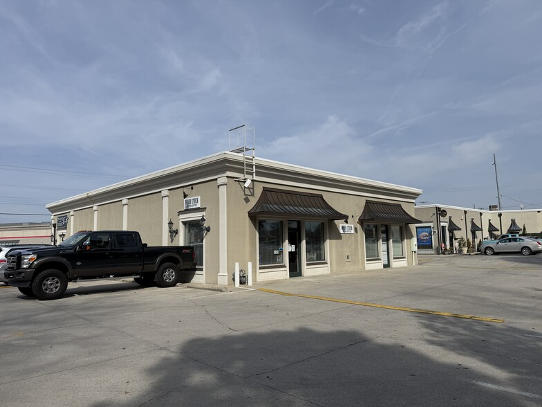 More Photos Of 1345-1349 N Main St, High Point Unknown For Lease