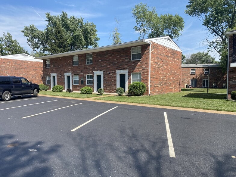 More Photos Of 1624 Northwinds Estates Dr, Saint Louis Apartments For Sale