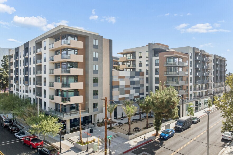 More Photos Of 127 W Pomona St, Monrovia Apartments For Lease