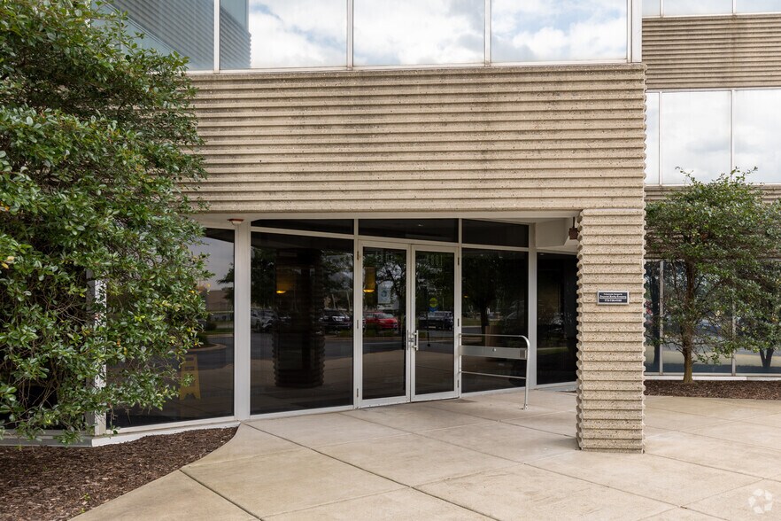 More Photos Of 4801 Southwick Dr, Matteson Medical For Lease