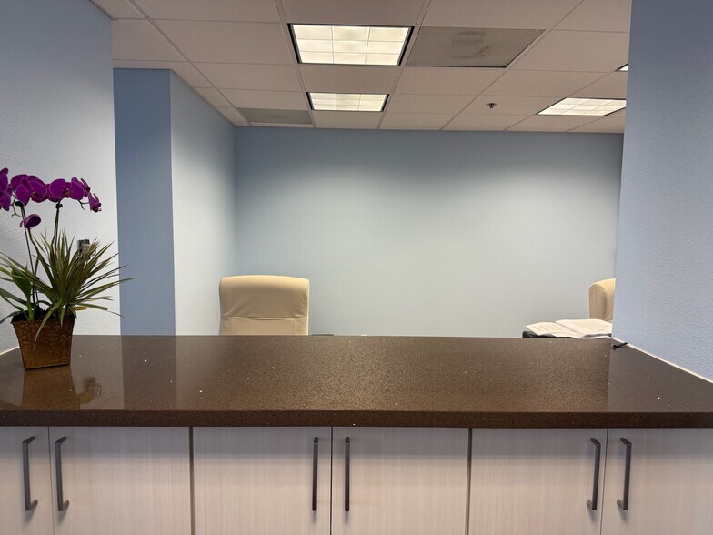 More Photos Of 320 Superior Ave, Newport Beach Medical For Lease