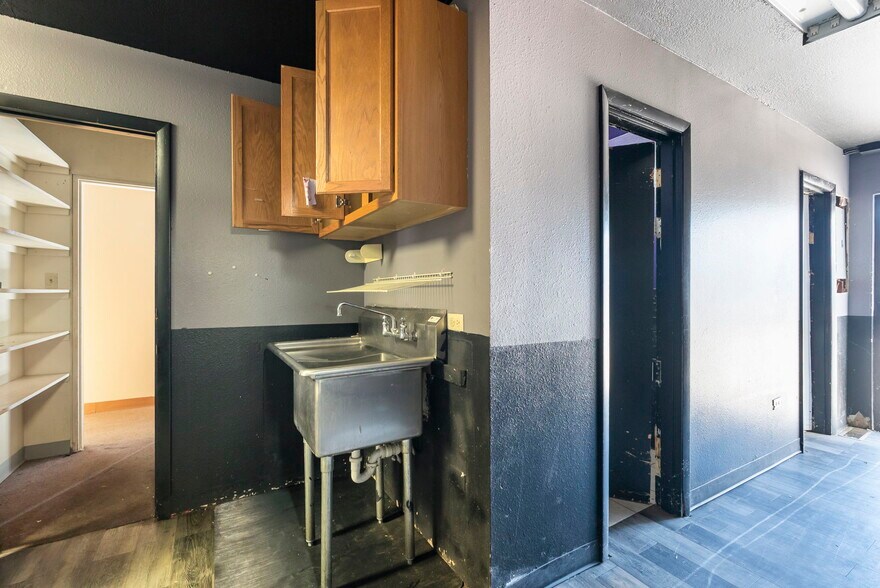 More Photos Of 710-712 S Tejon St, Colorado Springs Office For Sale