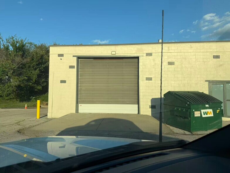 More Photos Of 7410 Sni-A-Bar Rd, Kansas City Manufacturing For Sale