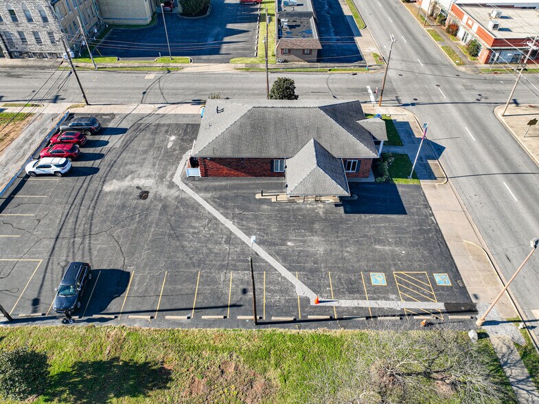 More Photos Of 630 Jefferson St, Paducah Office For Sale