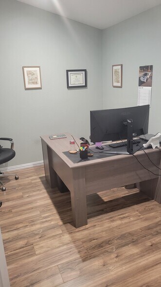 More Photos Of 801 Morton St, Richmond Office For Sale