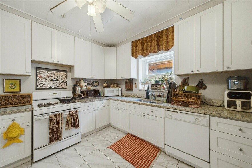 More Photos Of 3605-3607 W Palmer St, Chicago Apartments For Sale