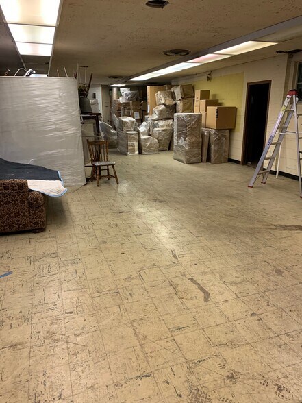 More Photos Of 4507-4515 N Kedzie Ave, Chicago Warehouse For Sale