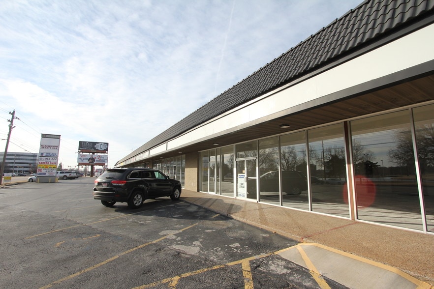 More Photos Of 5073-5099 E 51st St, Tulsa General Retail For Lease