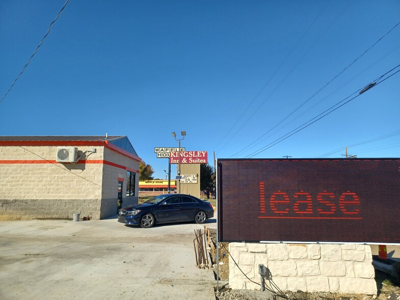 More Photos Of 3225 S Jupiter Rd, Garland Auto Repair For Lease