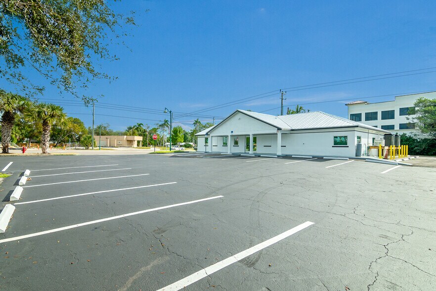 More Photos Of 3010 Tamiami Trl E, Naples Office For Sale