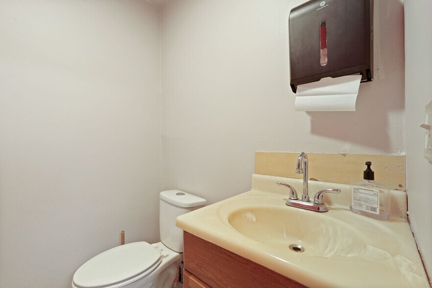 More Photos Of 304 W Harding Way, Stockton Office For Sale