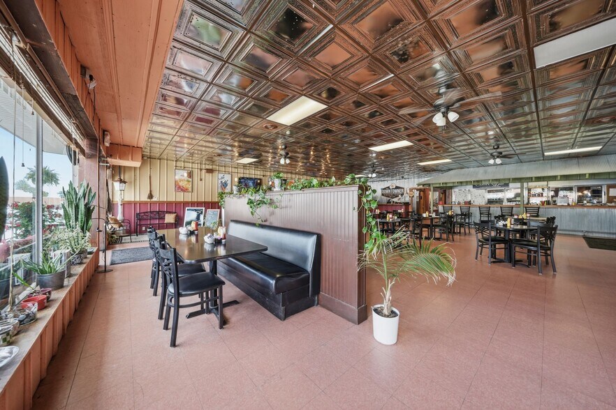 More Photos Of 715 1st Corso, Nebraska City Restaurant For Sale