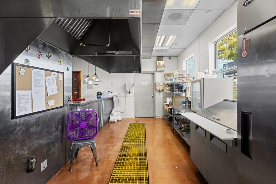 More Photos Of 2411 N US Highway 281, Marble Falls Restaurant For Sale