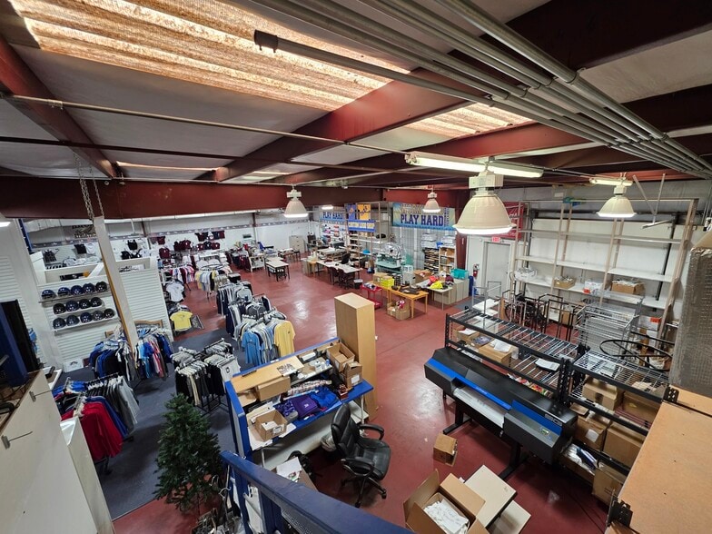 More Photos Of 29 Hunter Rd, Hilton Head Island Warehouse For Lease