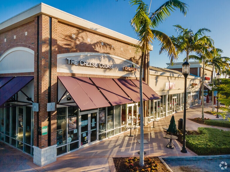 More Photos Of 801 S University Dr, Plantation General Retail For Lease