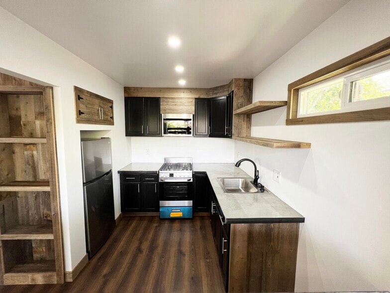 More Photos Of 3685 5th Ave, San Diego Storefront Retail Residential For Lease