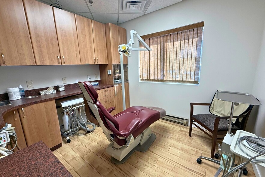 More Photos Of 1817 Black Rock Tpke, Fairfield Medical For Sale