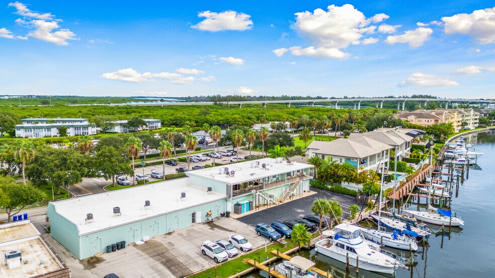 More Photos Of 23 Royal Palm Pointe, Vero Beach Restaurant For Sale