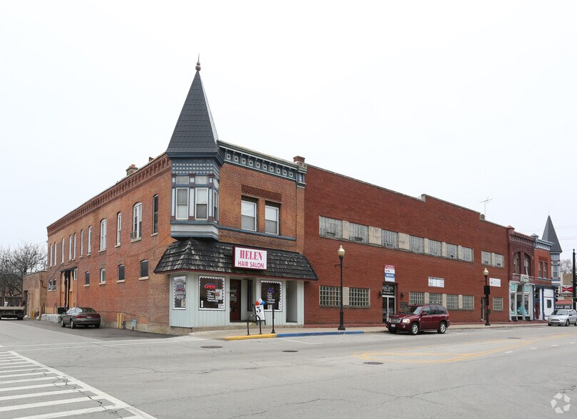 More Photos Of 122 W Downer Pl, Aurora Loft Creative Space For Lease