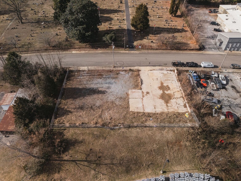 More Photos Of 213 S Boone St, Johnson City Restaurant For Sale