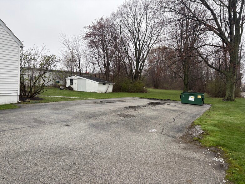 More Photos Of 7439 Tyler Blvd, Mentor Veterinarian Kennel For Sale