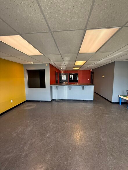 More Photos Of 4005 N Navarro St, Victoria Warehouse For Lease