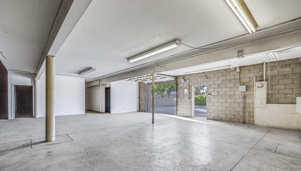 More Photos Of 826 W Santa Anita Ave, San Gabriel Manufacturing For Lease