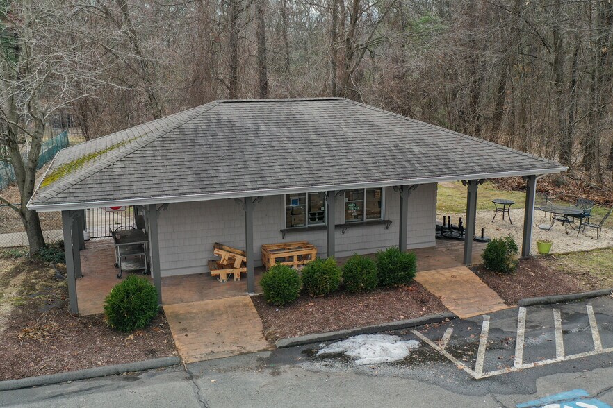 More Photos Of 845 Sullivan Ave, South Windsor Fast Food For Sale