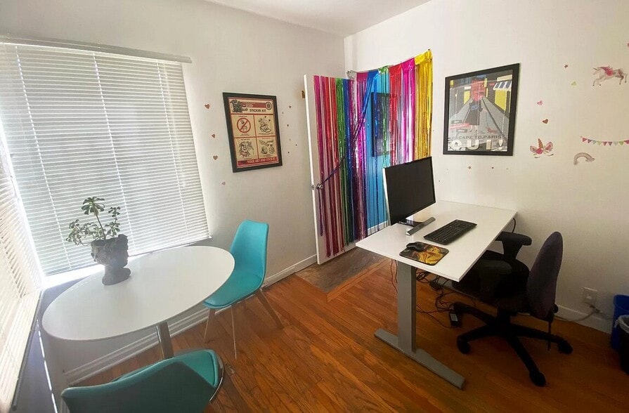More Photos Of 4381 1/2 Tujunga Ave, Studio City Storefront Retail Office For Lease
